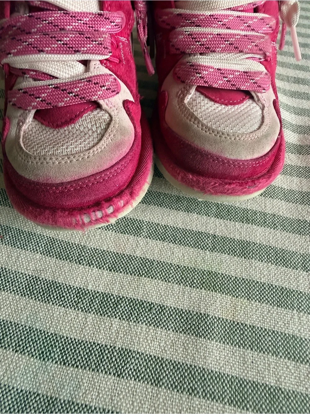 Girls UGG Pink Athletic Sneakers Size 11